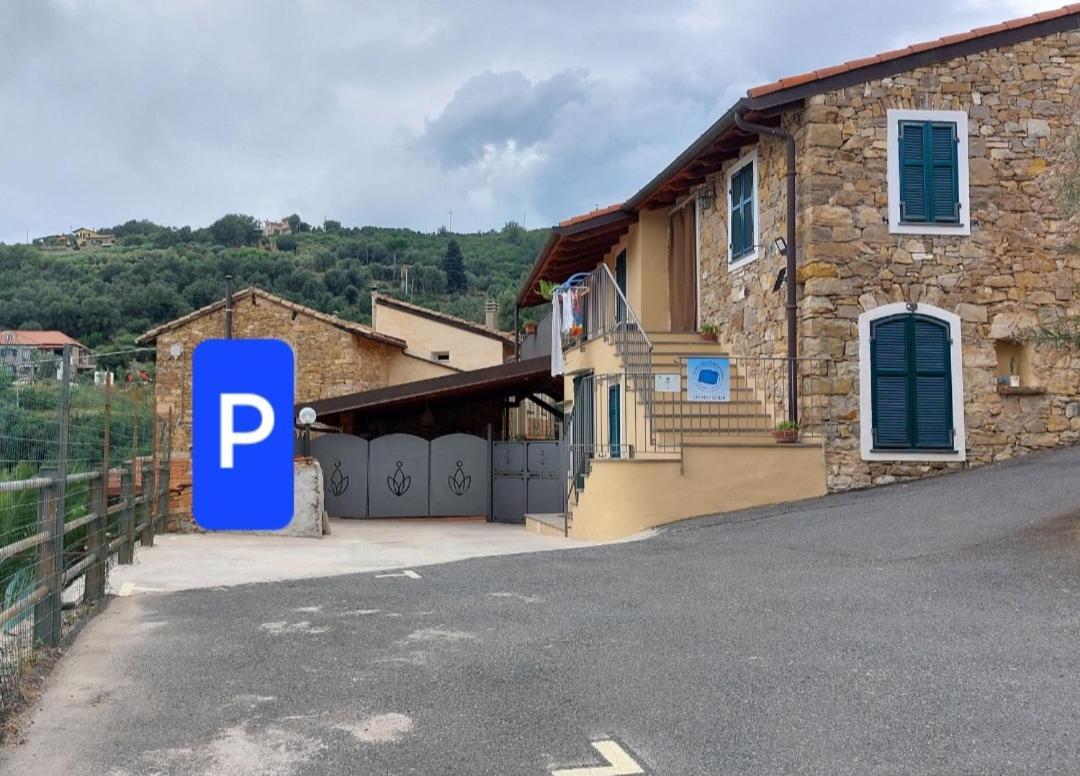 Il Nido Del Viaggiatore Vallebona Bagian luar foto